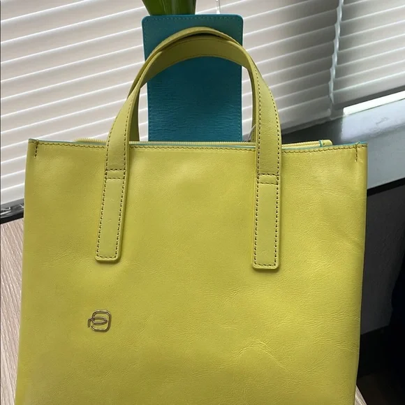 Piquadro woman handbag Acid green Soft leather medium - Picture 7 of 7